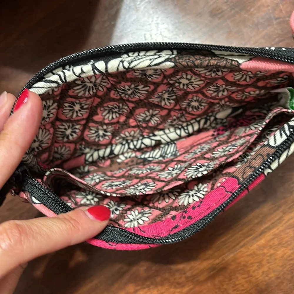NWOT Vera Bradley -Mocha Rouge Wristlet - Picture 3 of 8